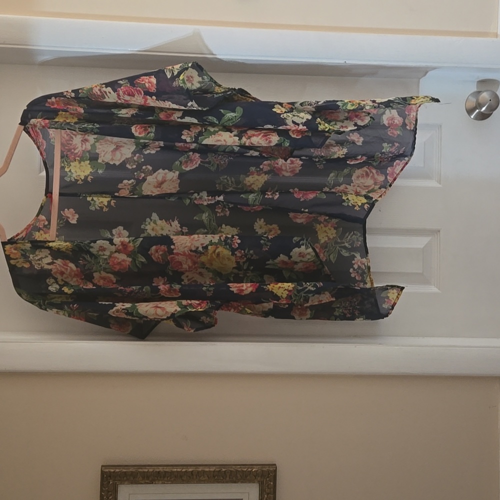Gorgeous, versatile flowered kimono